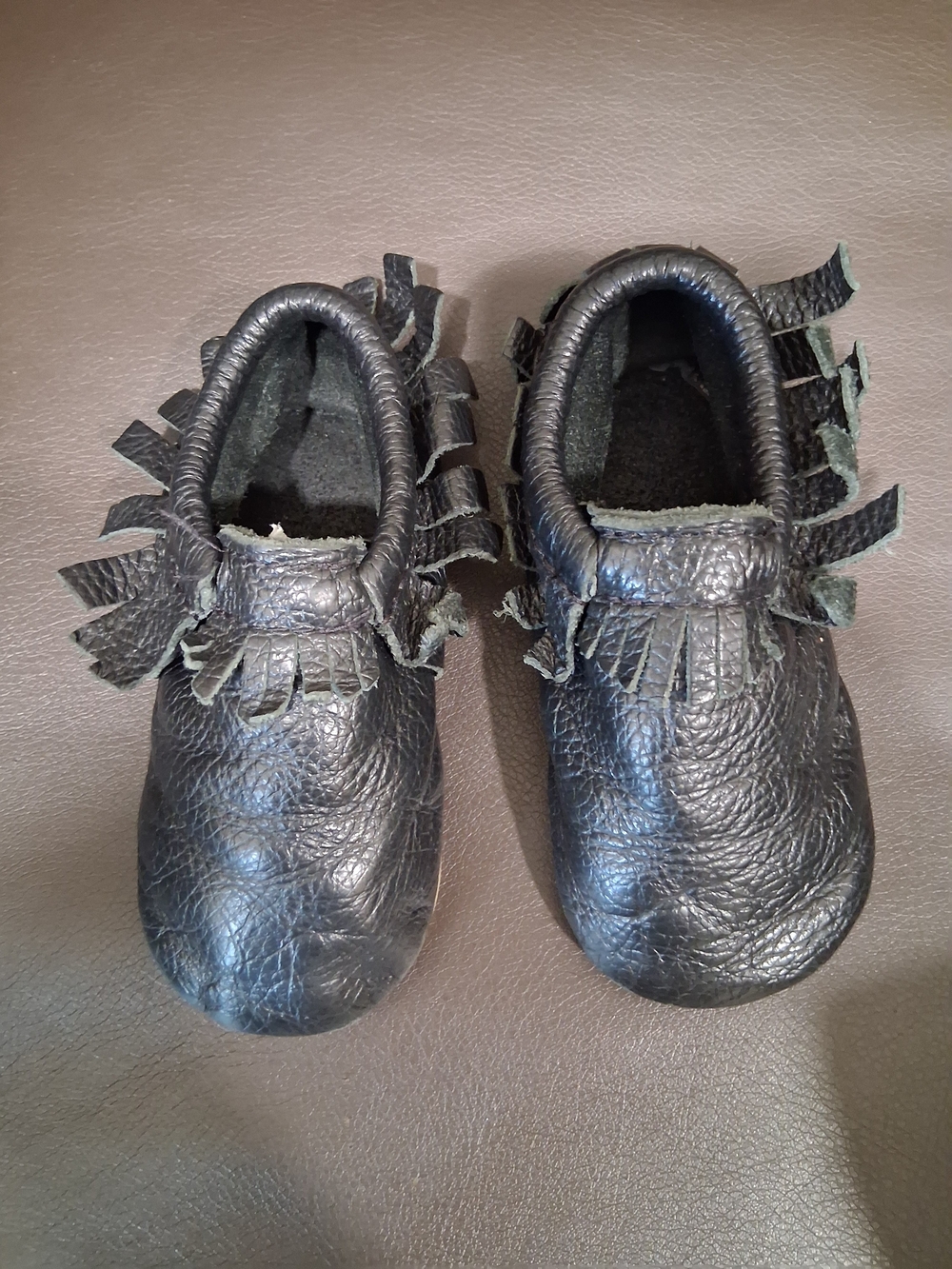 Black Freshly Picked Size 7 Baby Fringe Moccasin Shoes